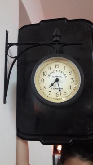 Reloj tipo estcion de ferrocarril vintage