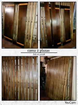 Cama doble de madera