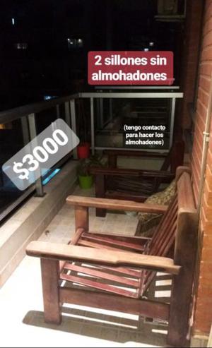 Dos sillones sin almohadones algarrobo barnizado mate