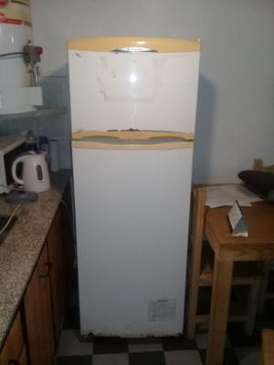 Heladera Con Freezer Columbia Atlantida 310 lts