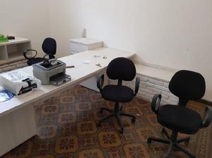 Se alquila amplia oficina en el centro de Córdoba con tres
