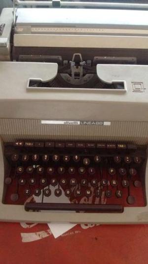 Maquina de escribir Olivetti LINEA 88