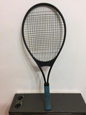 Raqueta de tenis en buen estado