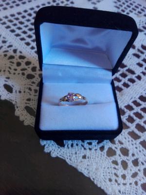 Anillo de oro 18 k con piedra rosa