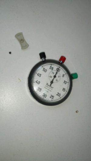 Cronometro deportivo a cuerda alemán funcionando