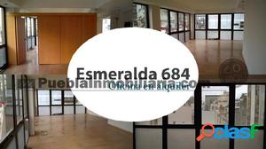 Oficina en alquiler de 160 m2 ubicado a 5 cuadras del