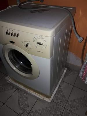 VENDO LAVARROPAS EXCELENTE