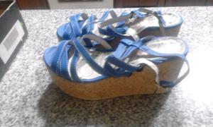 Vendo SANDALIAS celestes