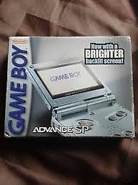 Gameboy Advance SP con 3 juegos y cargador