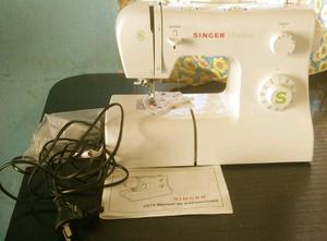 Maquina de coser Singer