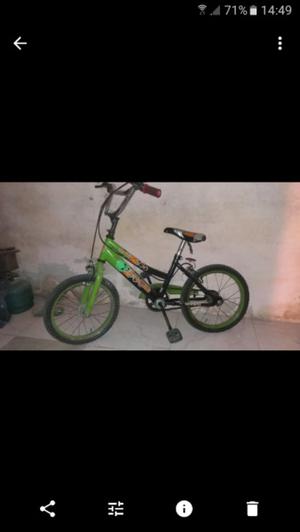 Vendo bicicleta de niño y playera