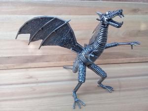 Escultura Dragón de hierro