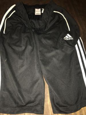 Pantalón Adidas tres cuarto