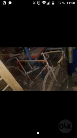 Bicicleta antigua a