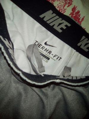 Pantalones deportivos Nike XL,excelente estado,300