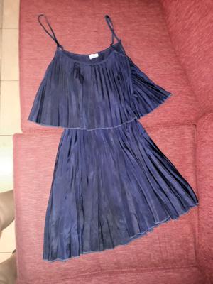 Vestido de fiesta azul plisado. LIQUIDO YA