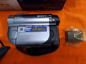 Vendo Handycam Sony DCR-DVD810 en caja completa.