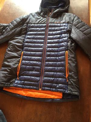 Vendo campera de pluma quechua