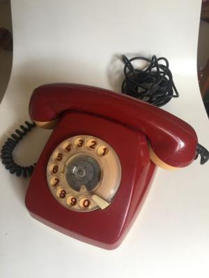 Teléfono rojo "vintage"