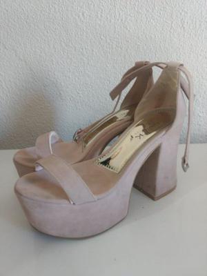 Zapatos de plataforma rosa claro