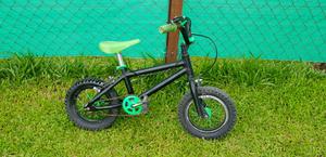 Bicicleta niño negra con verde