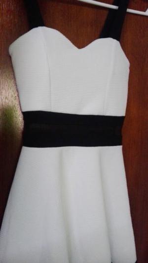 Vendo vestido blanco con negro