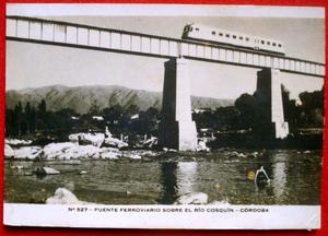 antigua foto postal  coche motor sobre puente rio