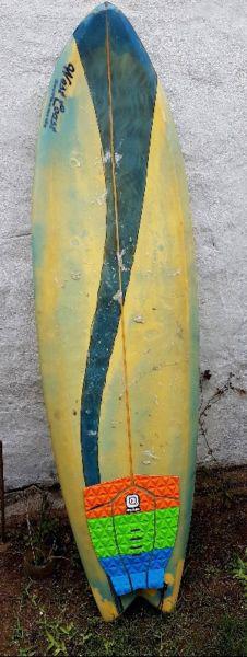 Tabla de surf “West Coast” Fish 6,3 con quilla y deck