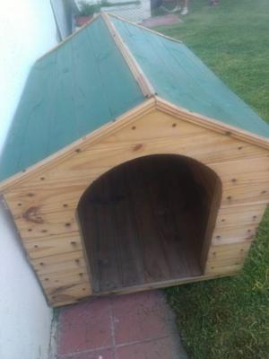 Casa de madera par perro grande nueva!!