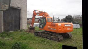 EXCAVADORA DOOSAN DX 225