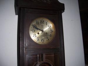 reloj antiguo de pared Funcionando
