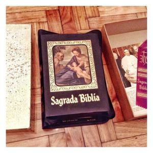 Sagrada Biblia Edición De Lujo Nueva.