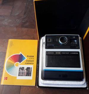 Cámaras fotográficas instantáneas Polaroid y Kodak,