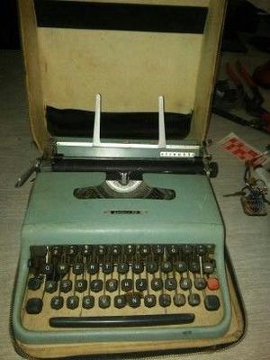 antigua maquina de escribir portatil completa andando
