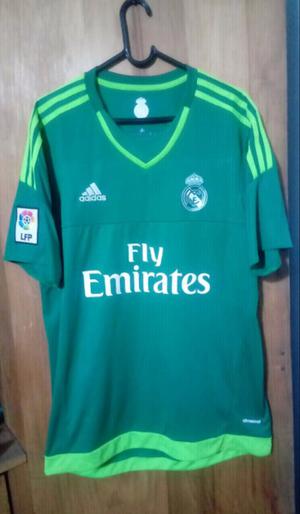 Camiseta Real Madrid marca adidas talle L