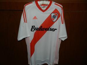 Hermosa Camiseta River Plate Titular . Talle L.