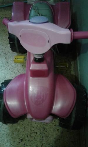 Cuatriciclo de barbie a pedal