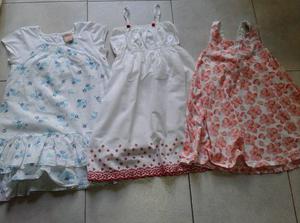 VENDO 3 VESTIDOS DE NENA,2 FLOREADOS Y UNO BLANCO CON