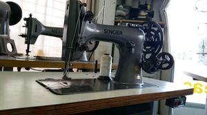 Maquina de coser singer 132k7 talabartera extra pesada