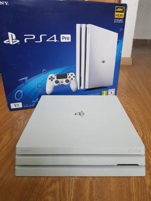 PS4 PRO blanca 1TB con garantía, PS plus y 2 juegos