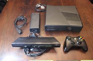 Xbox 360 Original Usada + Sensor Kinect + 1 Joystick + 5