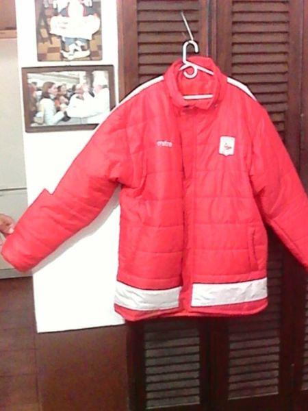 1campera deportiva impecable