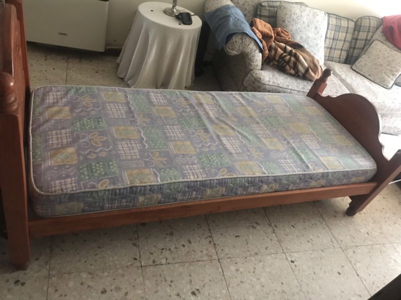 Cama cuna de algarrobo