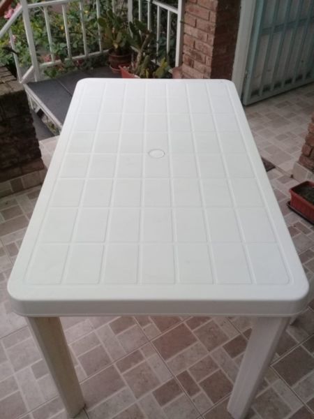 Mesa rectangular de plastico