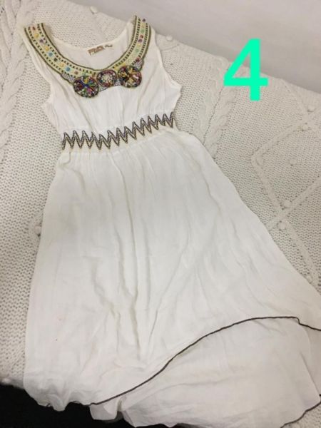 SIN VUELTAS!!!!! Vestidos varios de marca talle S y M