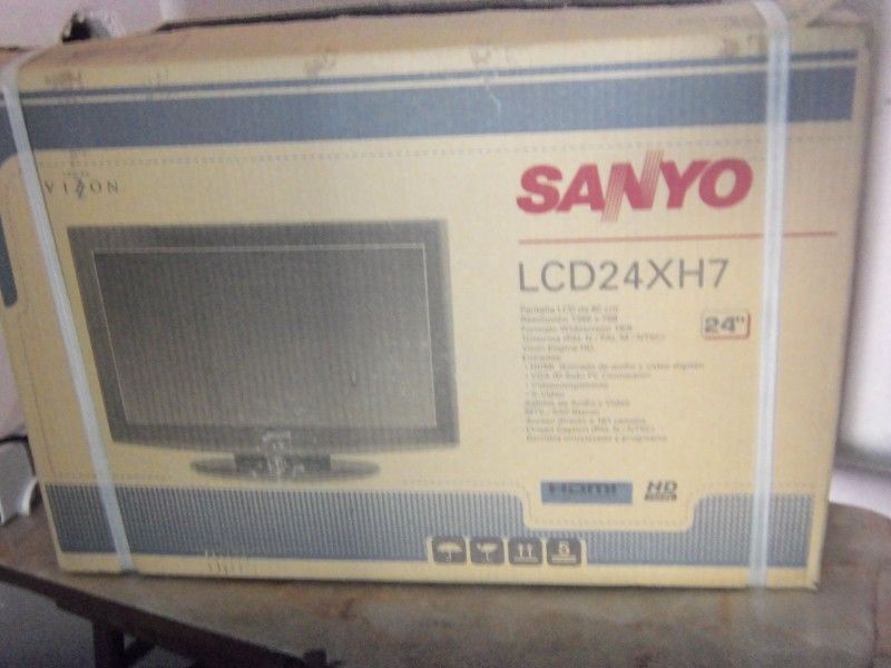 Televisor LCD Sanyo, 24", en caja