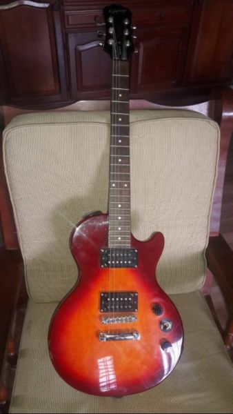 Vendo Hermosa Guitarra eléctrica