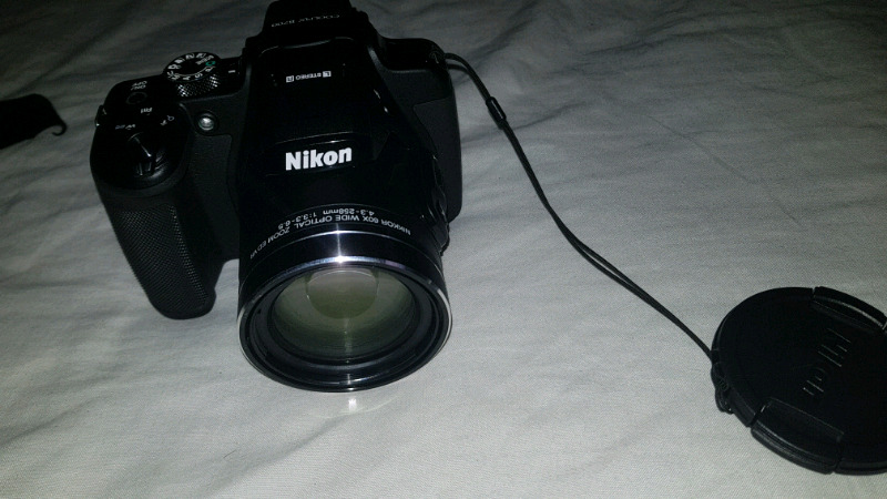 Vendo cámara Nikon B700