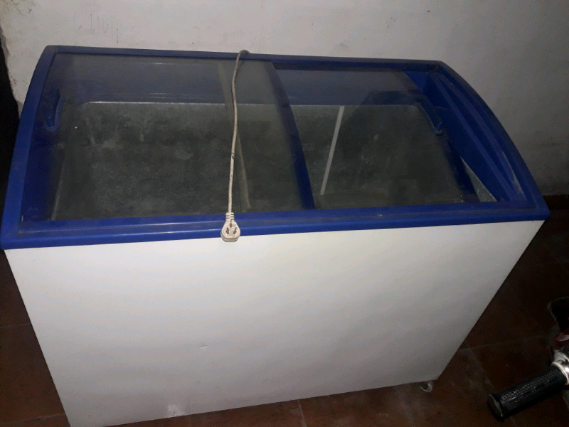 Vendo freezer udaso