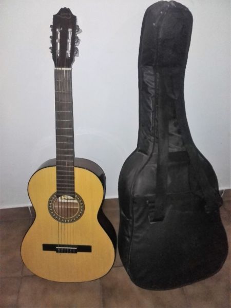 Guitarra Criolla Gracia M9